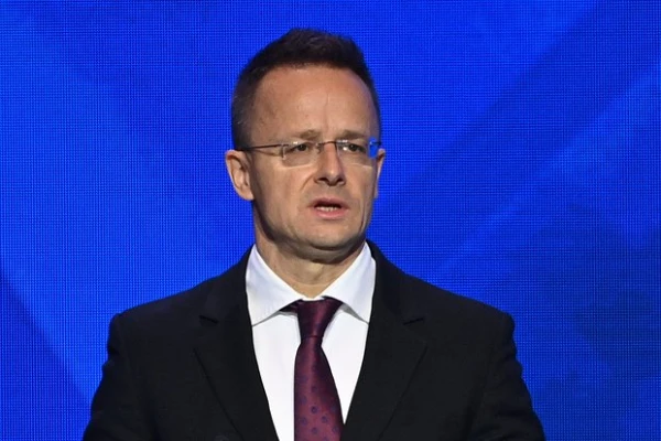 ES valsts pārstāvis uzstājās Minskā krievu valodā