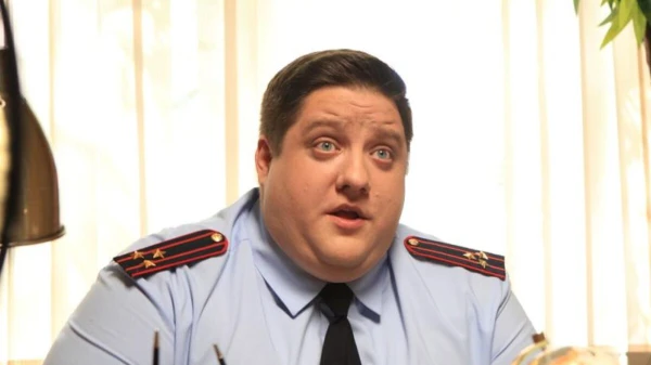 Miris aktieris Romāns Popovs, pazīstams ar Muhicha lomu seriālā «Policists no Rubļovkas»