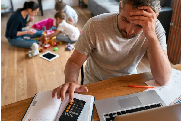 Rīgā dzīvojošajiem komunālie pakalpojumi izmaksās dārgi - ekonomists par inflāciju nākamajā gadā