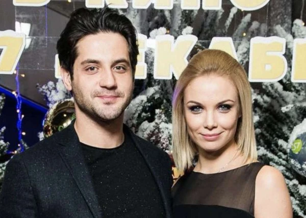 Марк Богатырев и Татьяна Арнтгольц. Cоцсети.