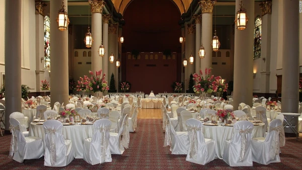 Бывший собор без алтаря.