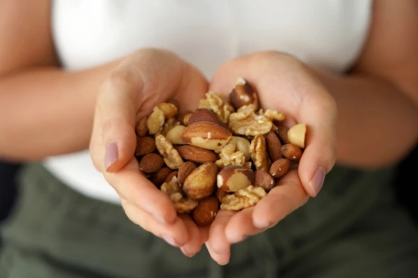 Rieksti palīdz samazināt demences risku par 17 % — ārsta padoms