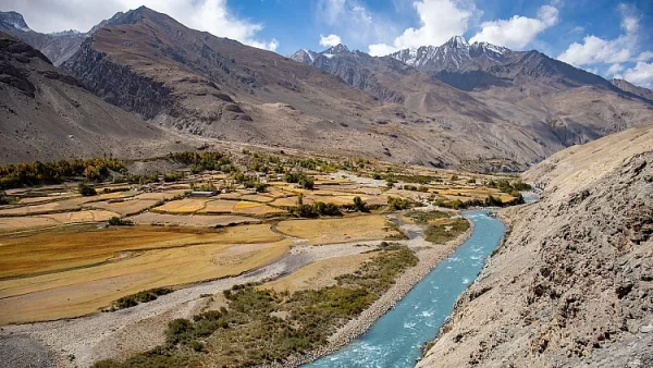 Афганистан - страна прекрасных пейзажей, но со всем остальным хуже.