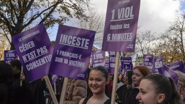 Юные француженки готовы за себя постоять.