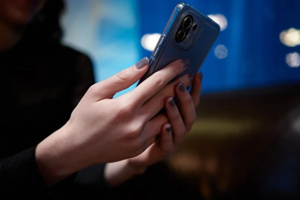 Nosaukti nedroši telefonu modeļi dēļ krāpniekiem