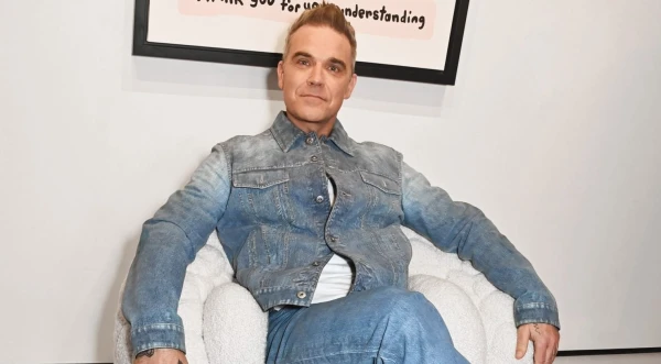 Robijam Viljamam ērti viņa izdomātajā introverta krēslā