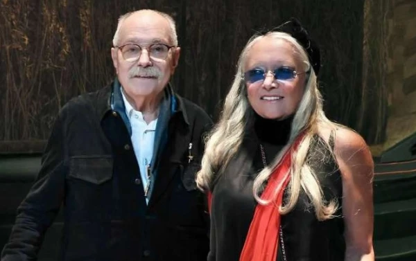 Никита и Татьяна идут по жизни вместе все года.