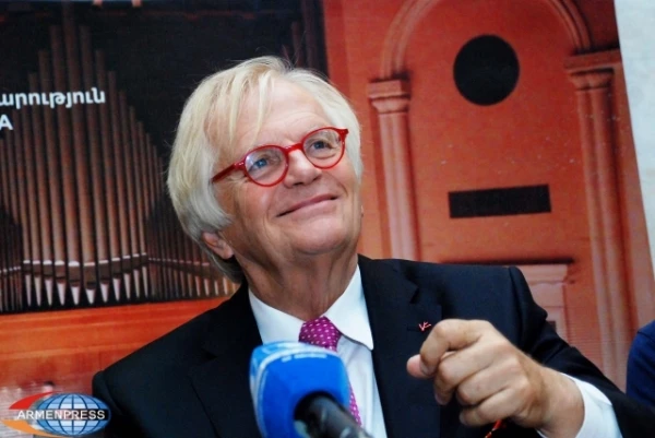 Zināms vācu diriģents saņēmis Draudzības ordeni Kremlī