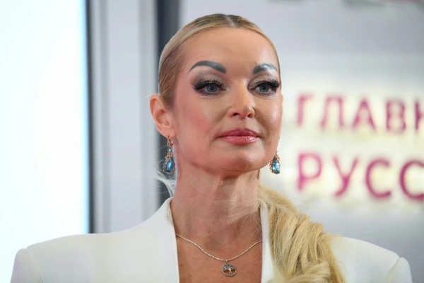 Voločkova savusmojusi savus konkurentus par «prostitūtām»