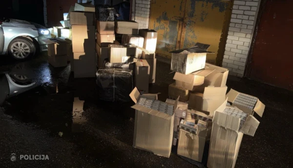 Policija izņem teju 770 tūkstošus cigarešu bez Latvijas Republikas akcīzes markas un aiztur vīrieti