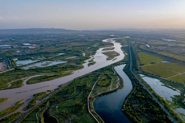 Масштабное гидростроительство меняет природу Поднебесной.