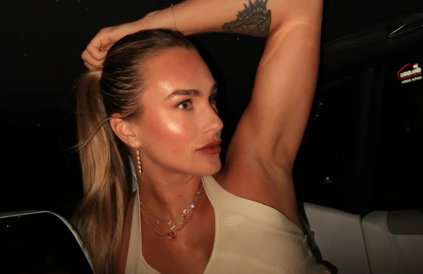 Arina Sobolenko apsteidza Igu Švjonteku un Vinu Viljamsu un pakāpās uz 2. vietu karjeras prēmiju skaitā