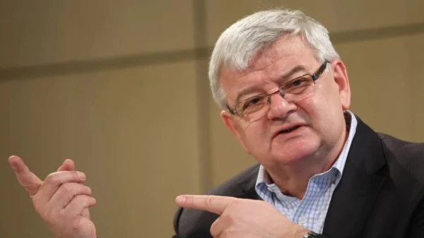 «ES izskatās bagāta, vāja un veca, tādēļ jāizvairās no tumšajiem alejām» - Joška Fišers