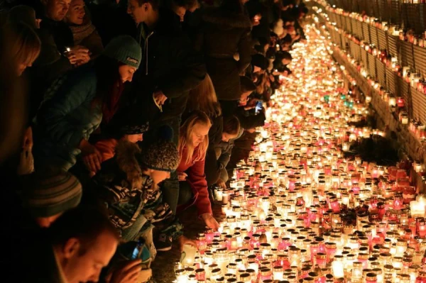 Ar pasākumiem un koncertiem Rīgā atzīmēs Lāčplēša dienu. Aicina iedegt svecītes pie Rīgas pils mūra