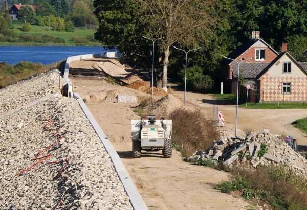 Jēkabpilī atklās atjauno Daugavas aizsargdambi