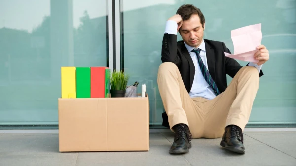 Kā saprast, ka jūs gatavo izsistšanai: 5 satraucoši signāli no vadības un kolēģiem