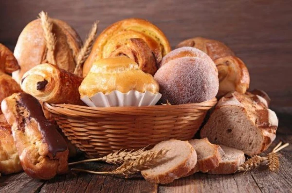 Dietologs nosaucis produktus, kurus nevajadzētu ēst pēc 45 gadiem