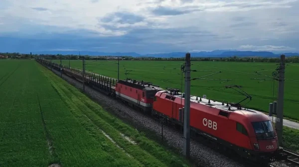 Atklāti personas, kas spridzināja dzelzceļa sliedes Polijā