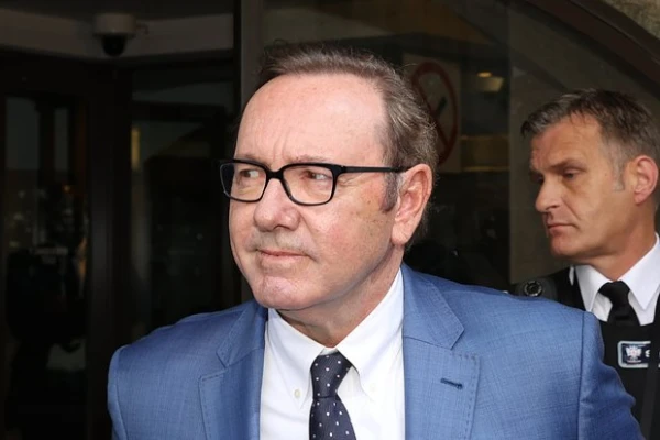 Kults amerikāņu aktieris kļuvis par bezpajumtnieku