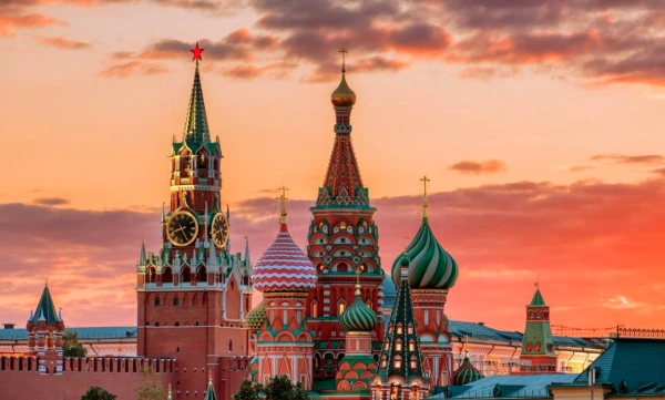 Viens no lielākajiem Krievijas naftas pircējiem atteicies no Maskavas pakalpojumiem