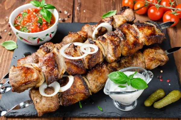 Karalisko mielastu ēdienkarte: Džordžs III un Džordžs IV uzmanības centrā