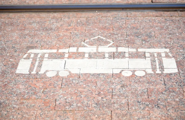 Rīgā daži tramvaji, trolejbusi un autobusi tagad kursē citādi