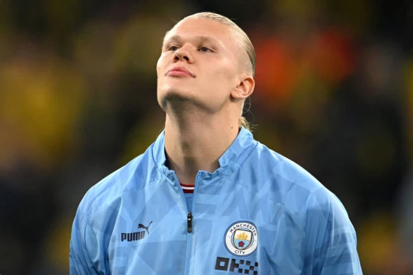 Džanluidžī Donnarumma izskaidroja, kāpēc uzskata Ērlinu Holandu par citplanētieti