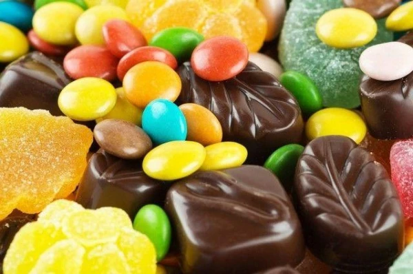 Cik daudz konfekšu var dot bērniem dienā?