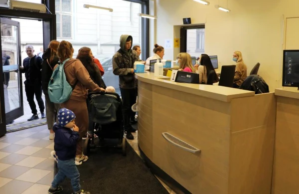 Vidēji mēnesī Latvijā tiek reģistrēti 500–600 jauni ukraiņu bēgļi