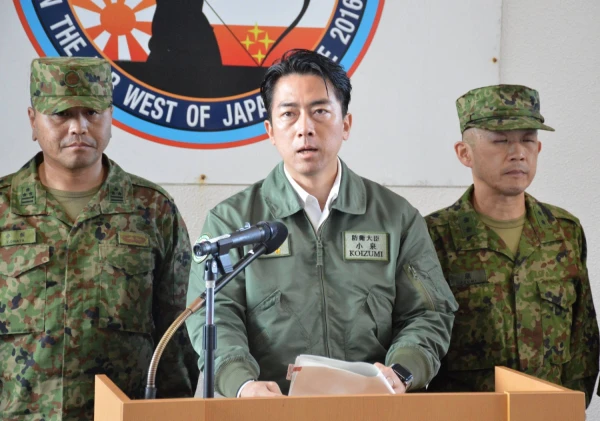 Министр обороны Японии бьет тревогу.