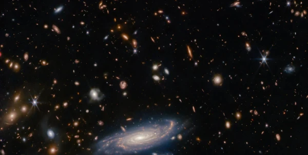 Astronomi beidzot izskaidrojuši dīvaino fiziku milzīgajām spokainajām struktūrām kosmosā