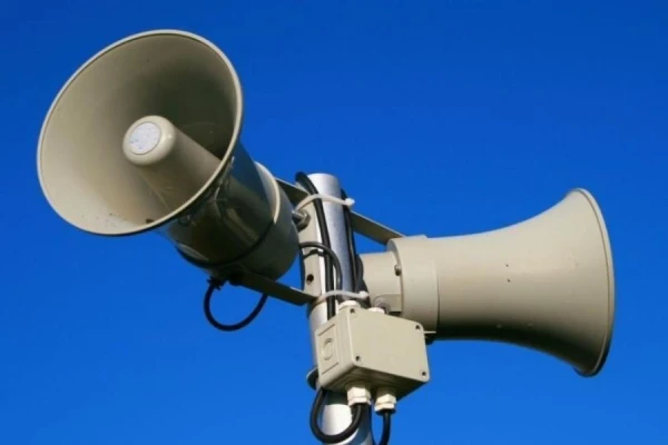 Testēs trauksmes sirēnas un šūnu apraides sistēmu