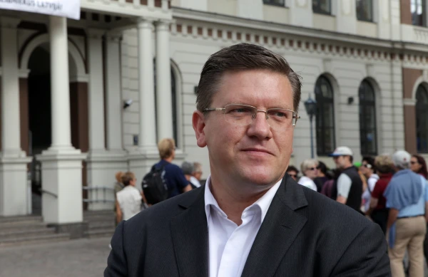 Lietu pret bijušo ministru Segliņu turpmāk skatīs slēgtās tiesas sēdēs