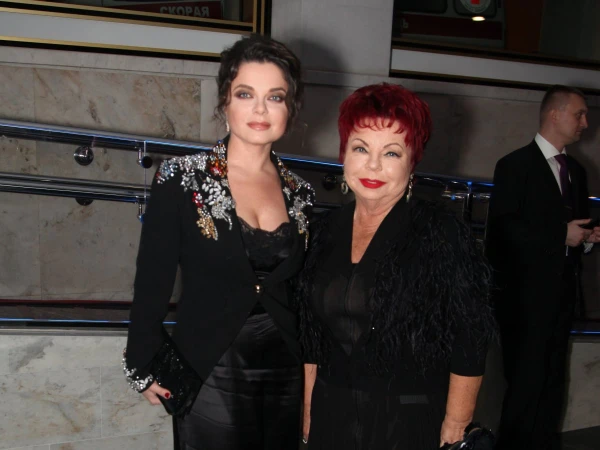 Наталья Владимировна с любимой мамой.