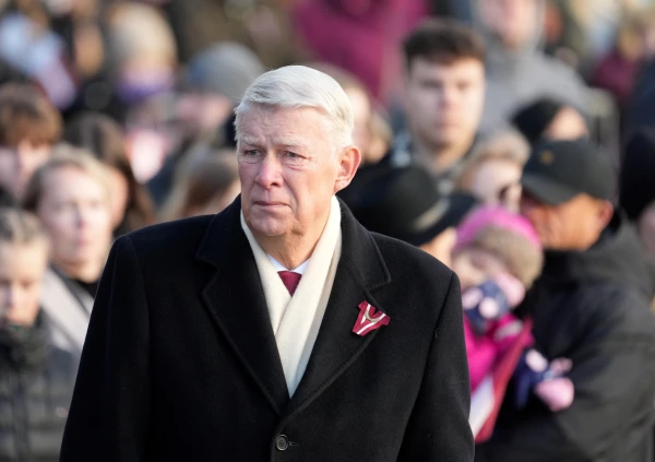 Zatlers: Jautājumā par sliežu demontāžu austrumu pierobežā politiķiem nevajag skriet pa priekšu militārajiem ekspertiem