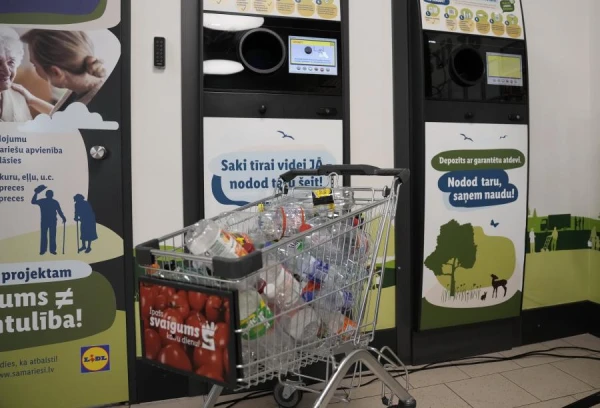 No jaunā gada maksa par stikla iepakojumu depozīta sistēmā palielinās. Vai dzērieni kļūs dārgāki?