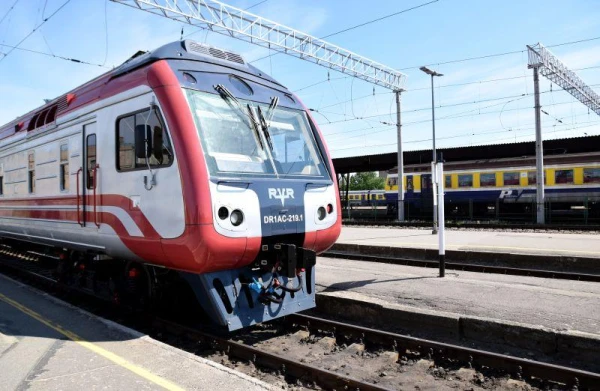 Sakarā ar kontaktlīniju apledojumu vietā elektriskajiem vilcieniem kursē dīzeļvilcieni