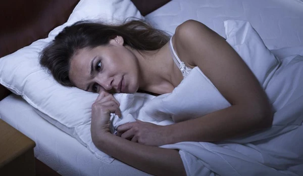 Vai var gulēt ar atvērtām acīm?