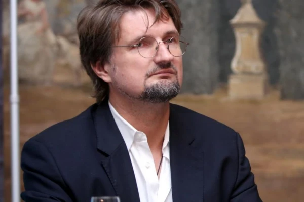 Stendzenieks atklāti pastāstīja par savu alkohola atkarību