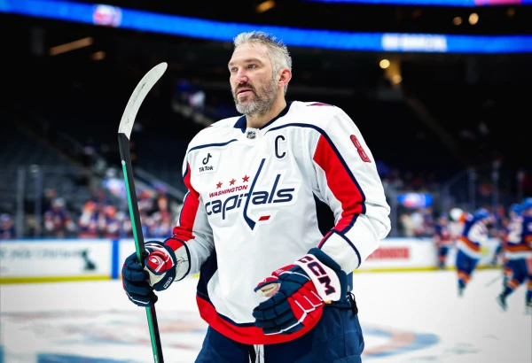 NHL. Aleksandrs Ovečkins pagarināja rezultatīvo sēriju