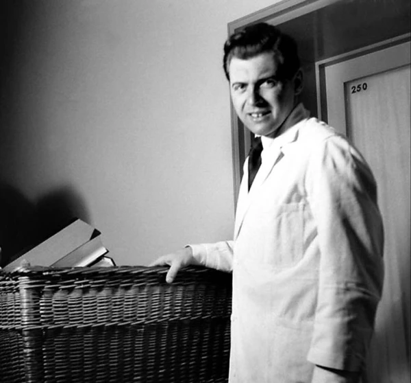 Он оправдывал свои зловещие эксперименты пользой для науки.