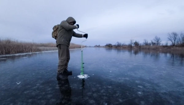 Pirmie ziemas makšķernieki jau atklājuši sezonu