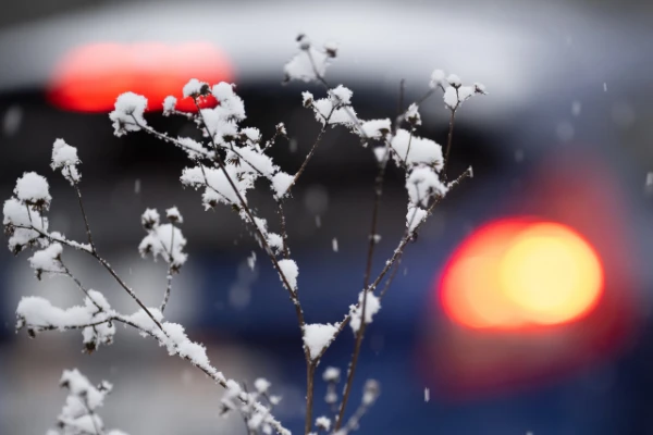 Trīs veidi, kā ziemā ātrāk uzsildīt motoru