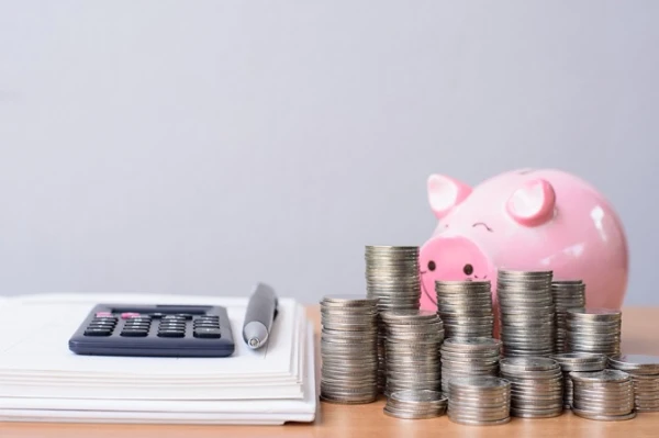 Drošības spilvens: cik daudz naudas nepieciešams, lai būtu melnajam dienai un kā to uzkrāt