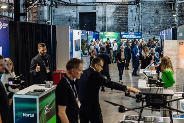 Маленькое государство имеет большие амбиции.