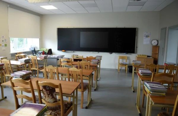 Jaunumi skolu finansēšanā: nepietiek skolēnu - izdevumi no pašvaldībām