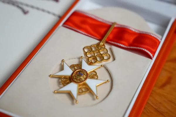 Par ES fondu izkrāpšanu notiesātam uzņēmējam atņem Atzinības krustu