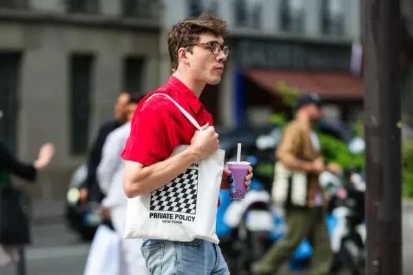 Нужно следить за собой, чтобы быть в тренде.