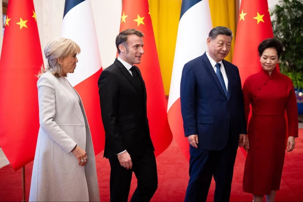 Президент Франции ведет активную дипломатию в Поднебесной.
