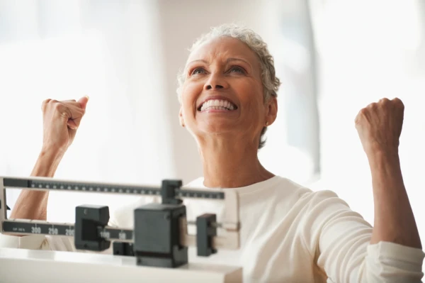 Kāpēc pēc 40 gadiem zaudēt svaru ir grūtāk un kā ar to cīnīties